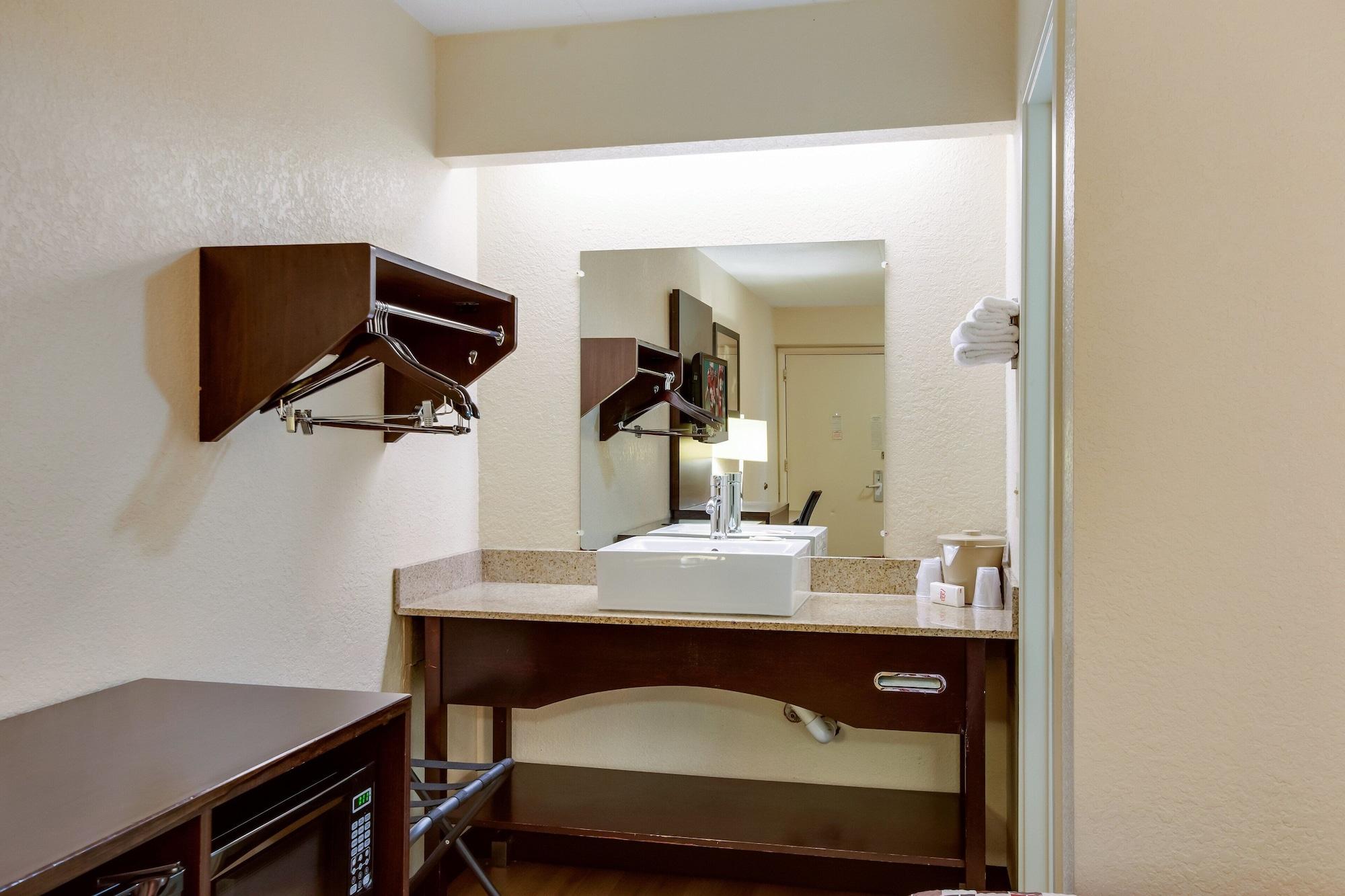 Red Roof Inn Grand Rapids Airport Cascade Екстер'єр фото