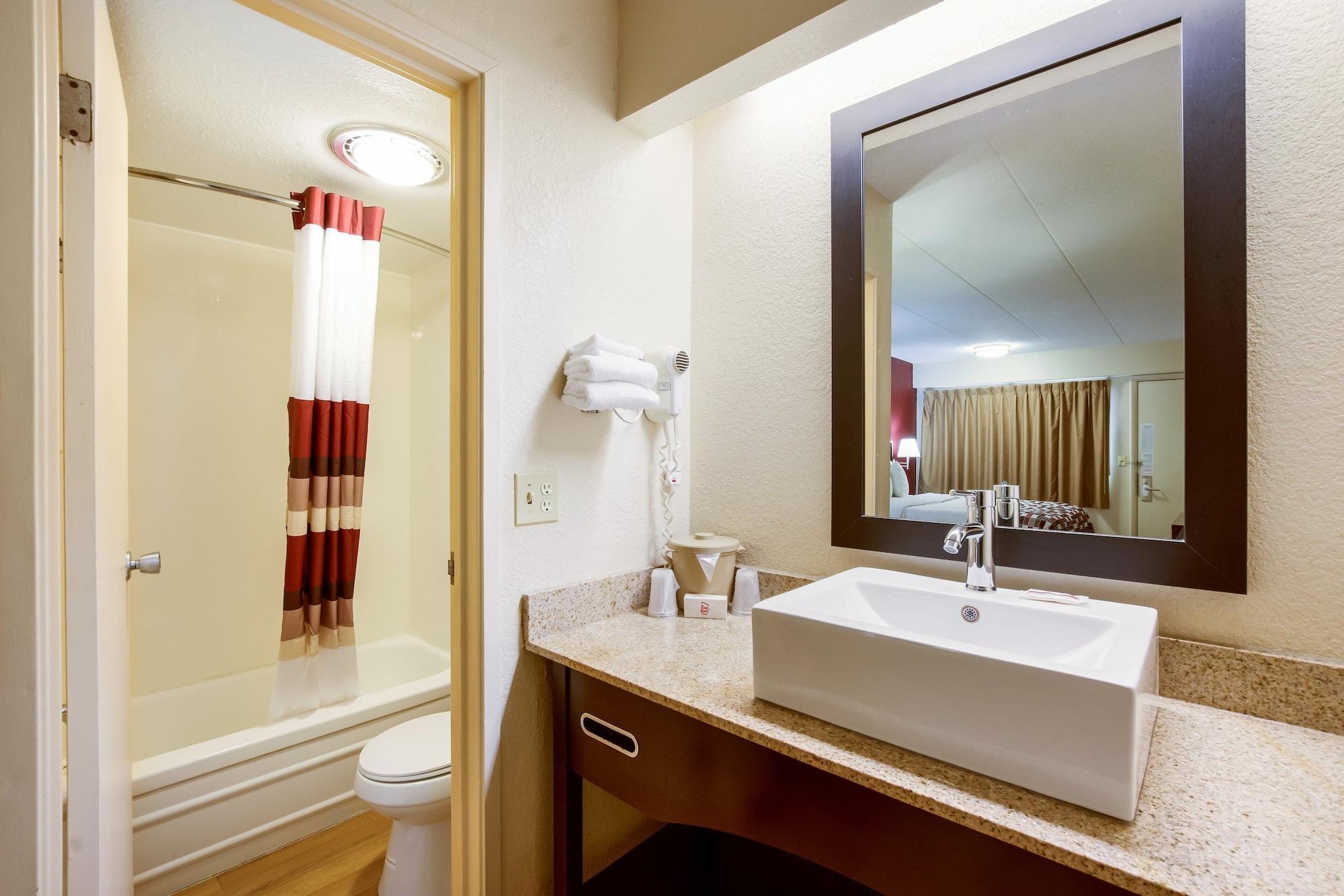 Red Roof Inn Grand Rapids Airport Cascade Екстер'єр фото